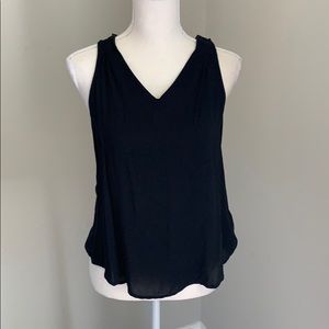sleeveless top